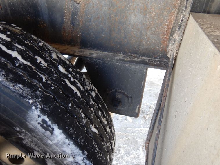 image for item KU9825 2000 Transcraft  flatbed trailer