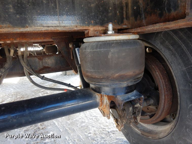 image for item KU9825 2000 Transcraft  flatbed trailer