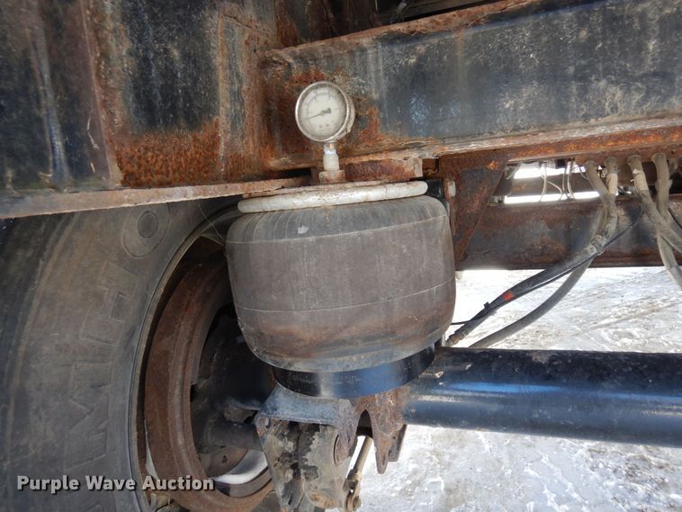 image for item KU9825 2000 Transcraft  flatbed trailer