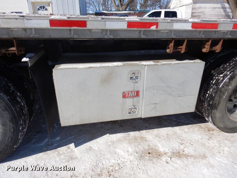 image for item KU9825 2000 Transcraft  flatbed trailer