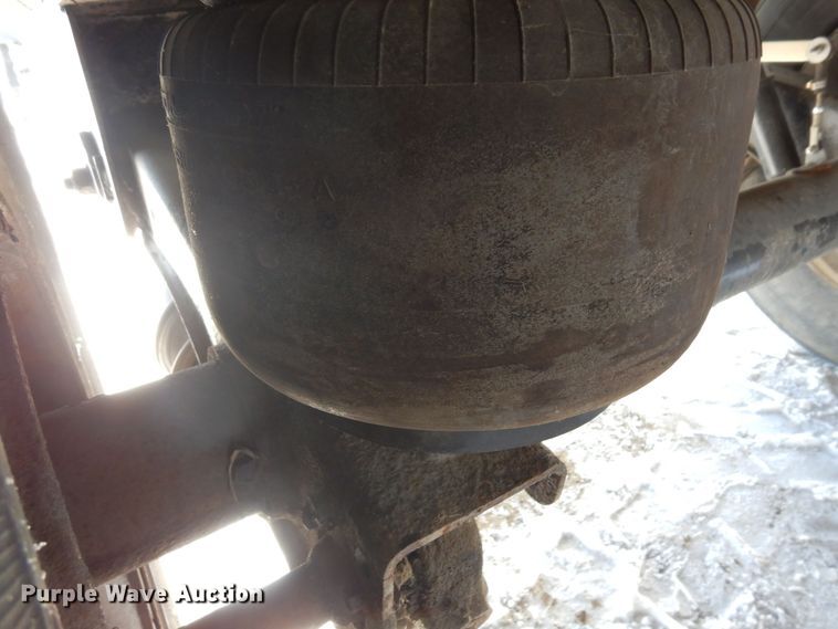 image for item KU9825 2000 Transcraft  flatbed trailer