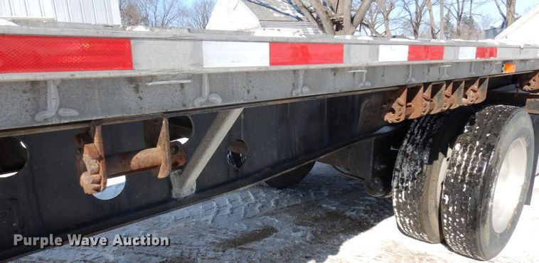 image for item KU9825 2000 Transcraft  flatbed trailer