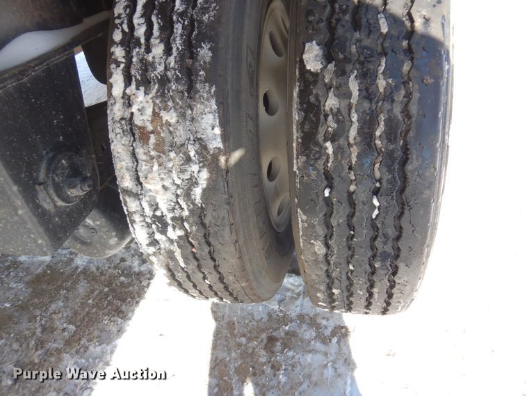 image for item KU9825 2000 Transcraft  flatbed trailer