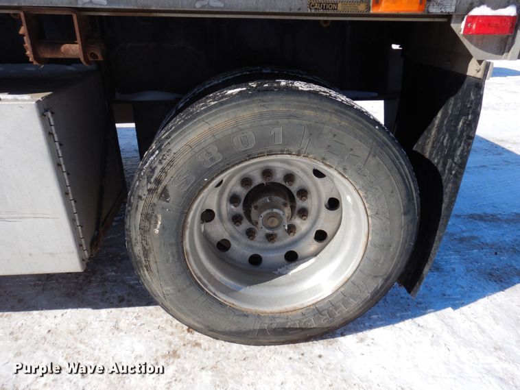 image for item KU9825 2000 Transcraft  flatbed trailer