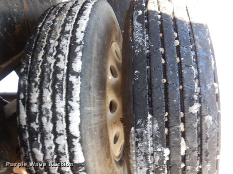 image for item KU9825 2000 Transcraft  flatbed trailer