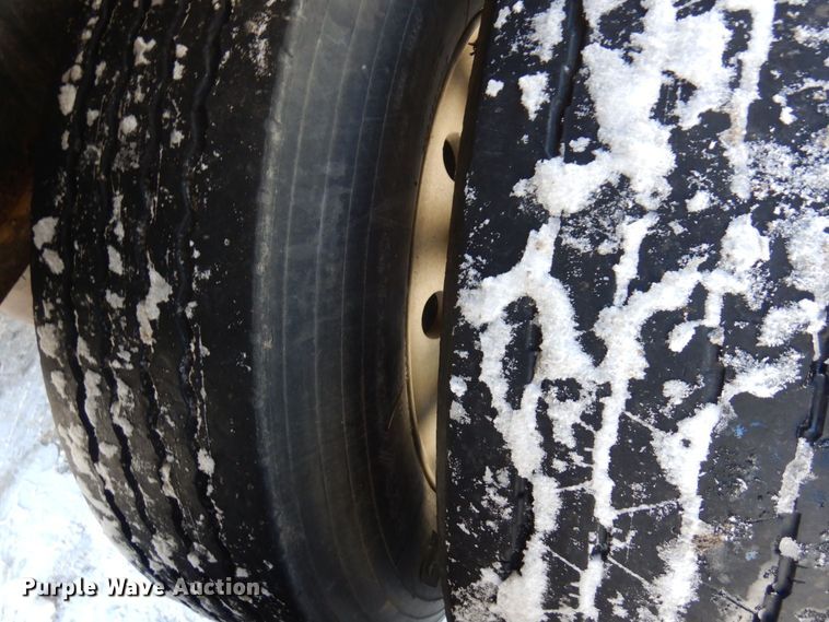 image for item KU9825 2000 Transcraft  flatbed trailer