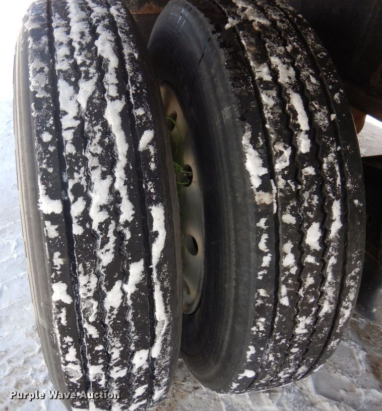 image for item KU9825 2000 Transcraft  flatbed trailer