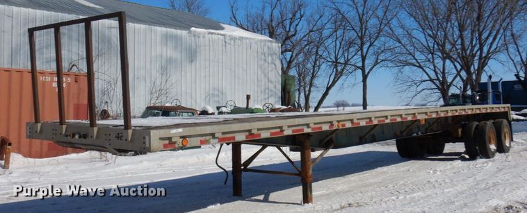 image for item KU9827 1992 Wilson  flatbed trailer