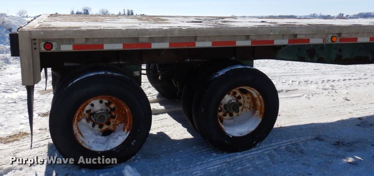 image for item KU9827 1992 Wilson  flatbed trailer