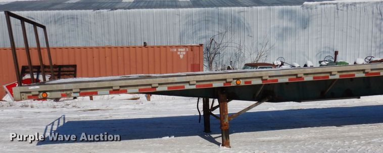 image for item KU9827 1992 Wilson  flatbed trailer