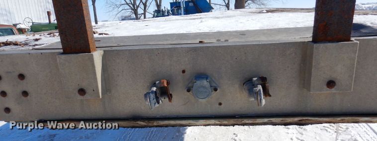 image for item KU9827 1992 Wilson  flatbed trailer