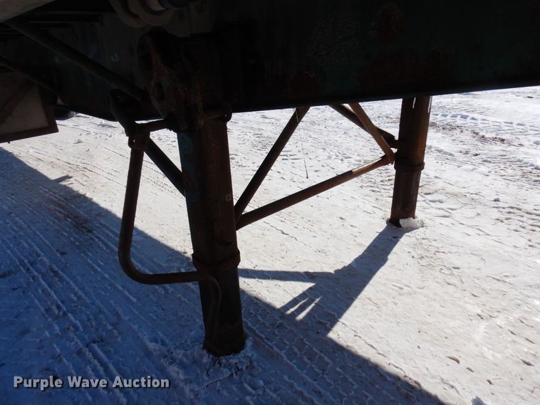 image for item KU9827 1992 Wilson  flatbed trailer