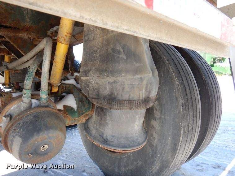 image for item KU9827 1992 Wilson  flatbed trailer