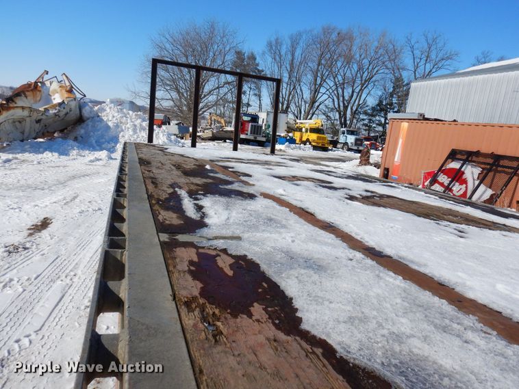 image for item KU9827 1992 Wilson  flatbed trailer