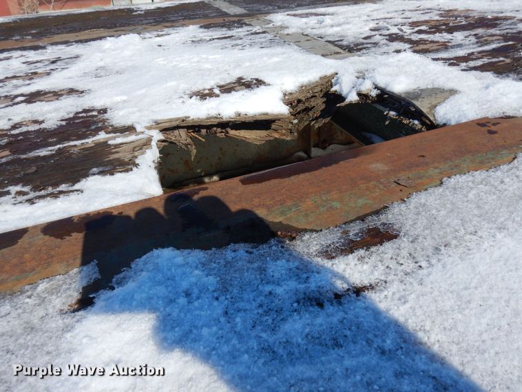 image for item KU9827 1992 Wilson  flatbed trailer