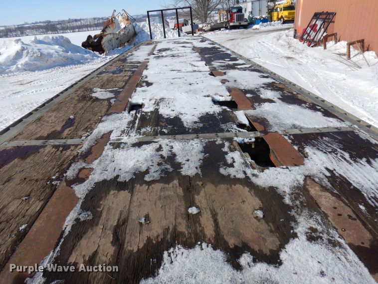 image for item KU9827 1992 Wilson  flatbed trailer