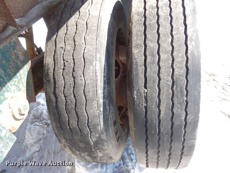 image for item KU9827 1992 Wilson  flatbed trailer