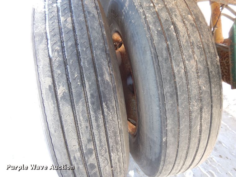 image for item KU9827 1992 Wilson  flatbed trailer