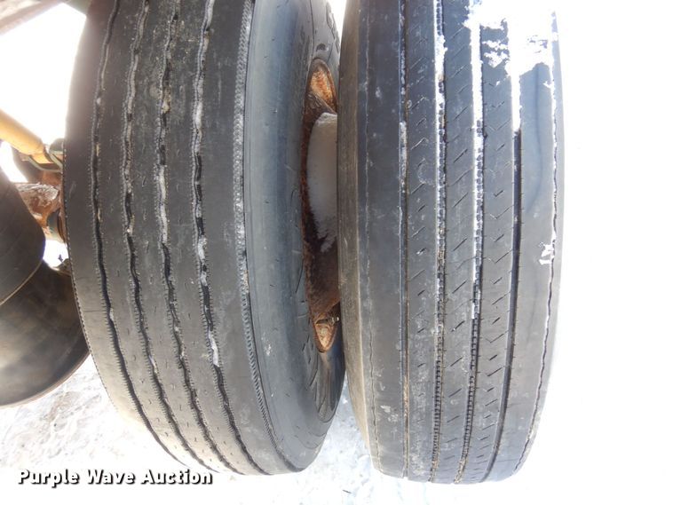 image for item KU9827 1992 Wilson  flatbed trailer