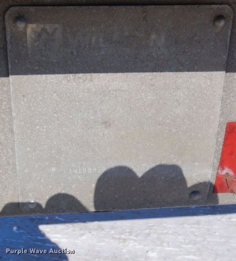 image for item KU9827 1992 Wilson  flatbed trailer