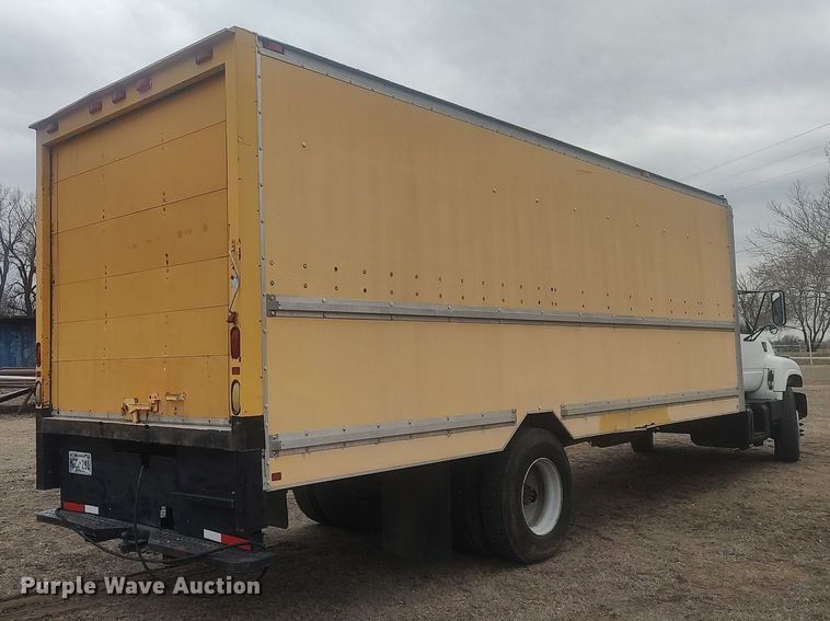 image for item LG9606 1999 GMC C6500  box truck