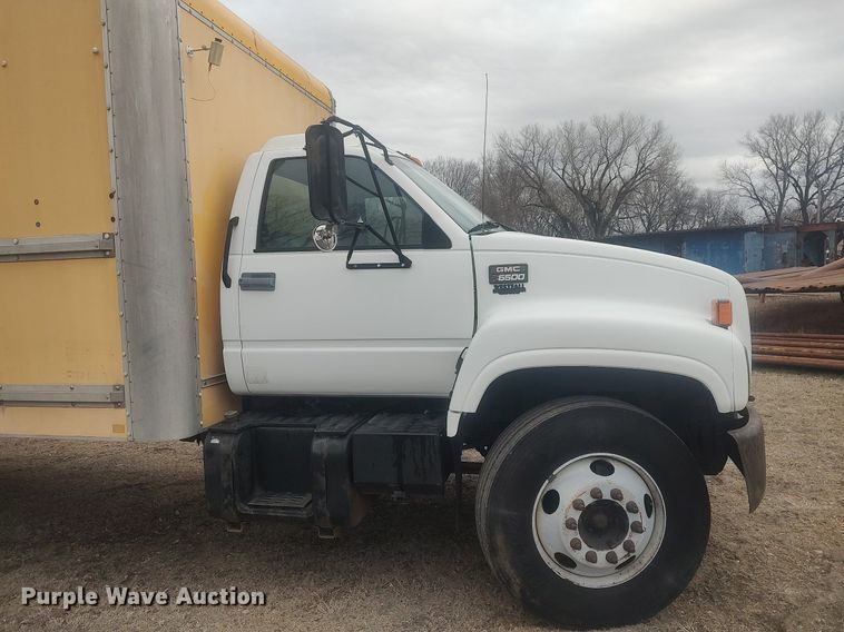 image for item LG9606 1999 GMC C6500  box truck
