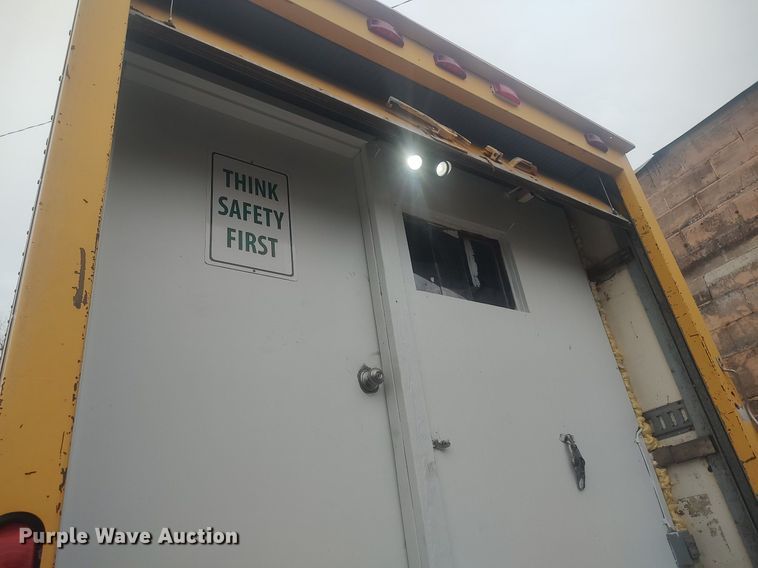 image for item LG9606 1999 GMC C6500  box truck