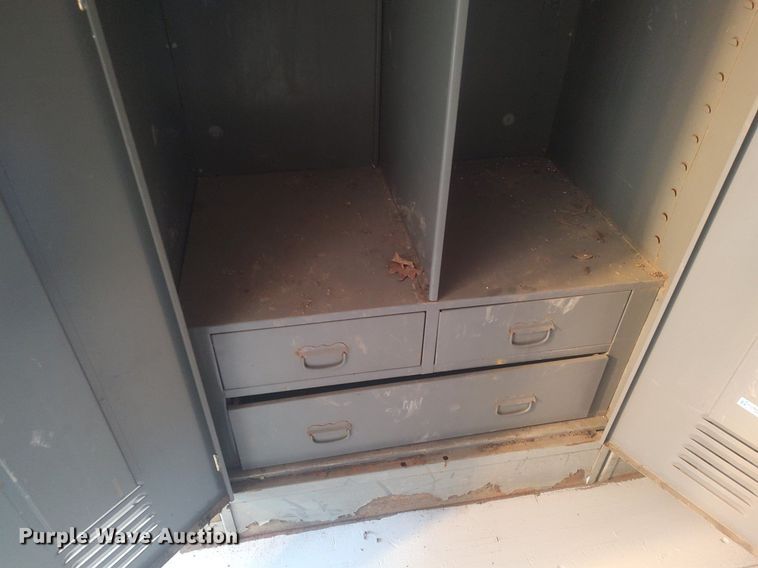 image for item LG9606 1999 GMC C6500  box truck