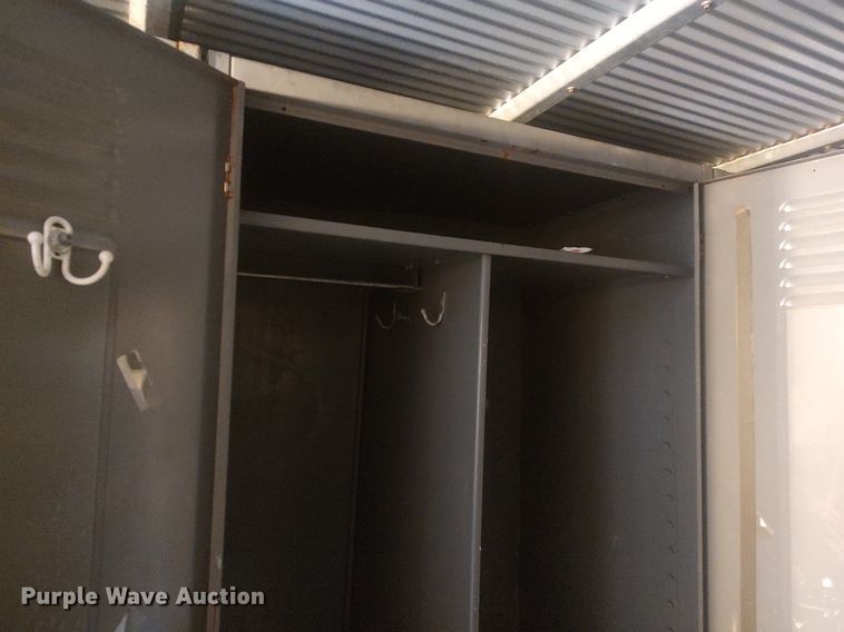 image for item LG9606 1999 GMC C6500  box truck