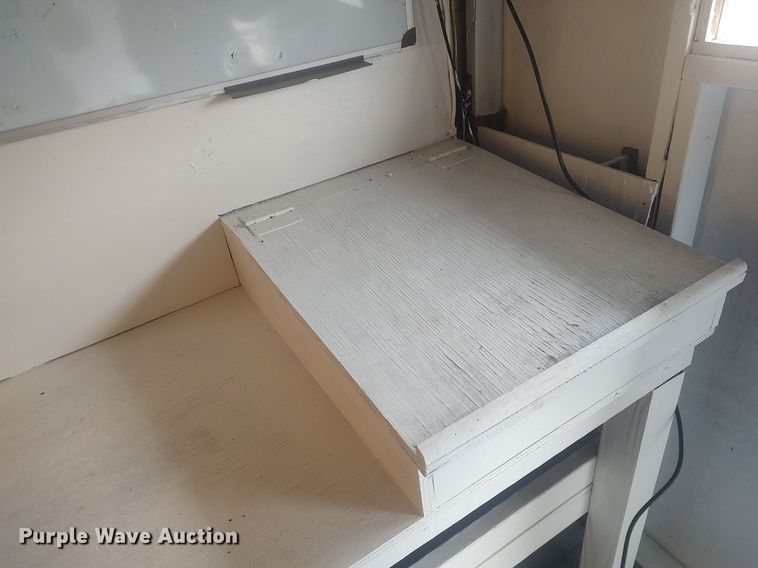 image for item LG9606 1999 GMC C6500  box truck