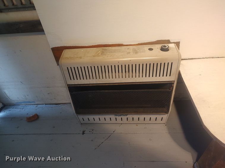 image for item LG9606 1999 GMC C6500  box truck