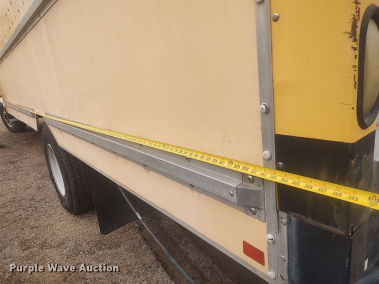 image for item LG9606 1999 GMC C6500  box truck