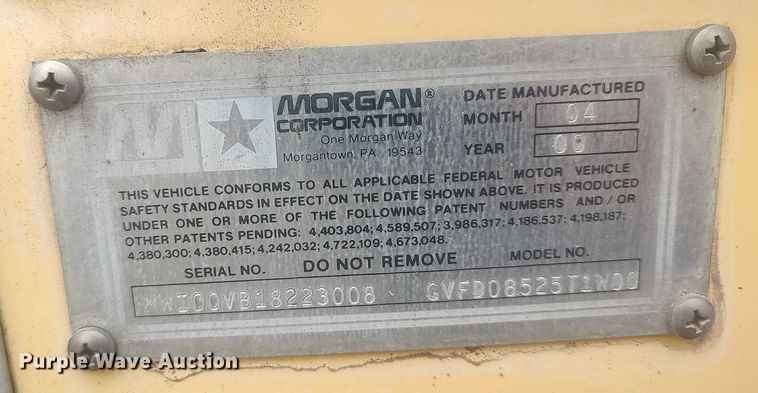 image for item LG9606 1999 GMC C6500  box truck