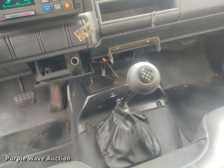 image for item LG9606 1999 GMC C6500  box truck