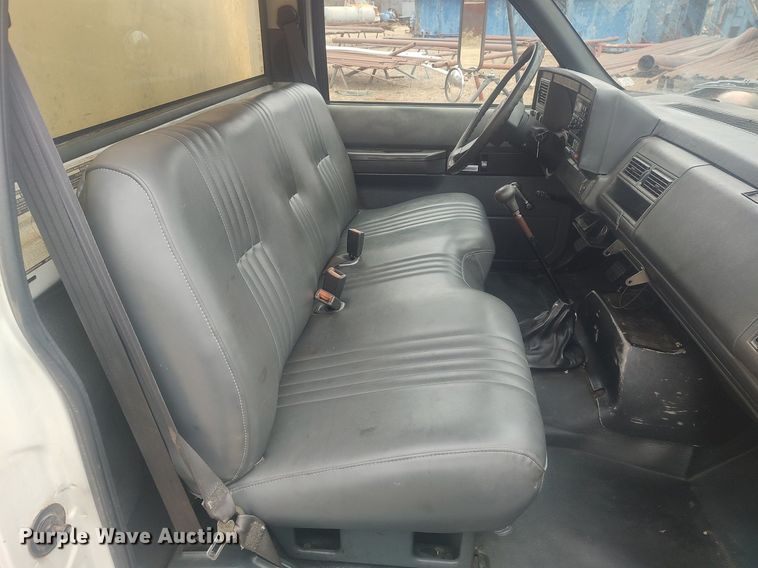 image for item LG9606 1999 GMC C6500  box truck