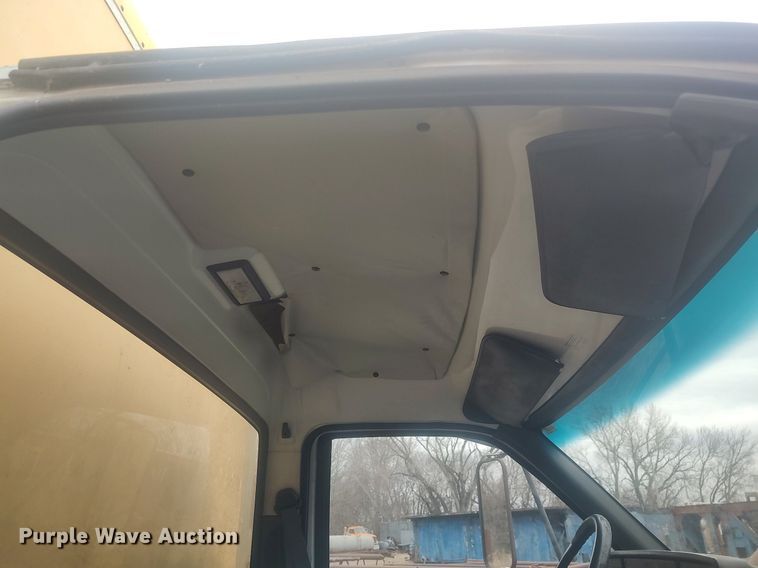 image for item LG9606 1999 GMC C6500  box truck