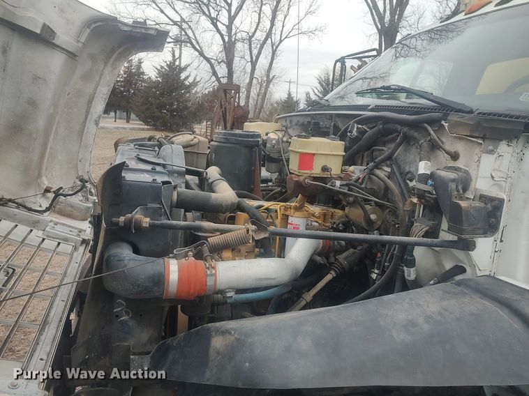 image for item LG9606 1999 GMC C6500  box truck