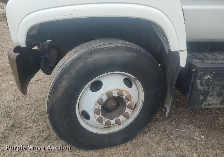 image for item LG9606 1999 GMC C6500  box truck