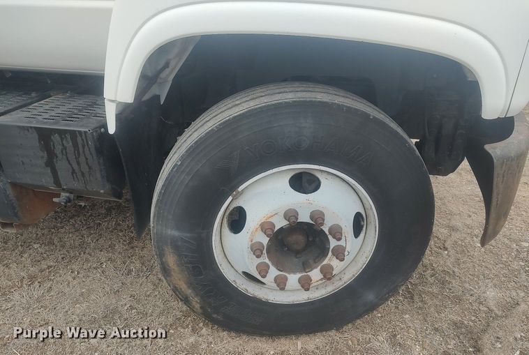 image for item LG9606 1999 GMC C6500  box truck