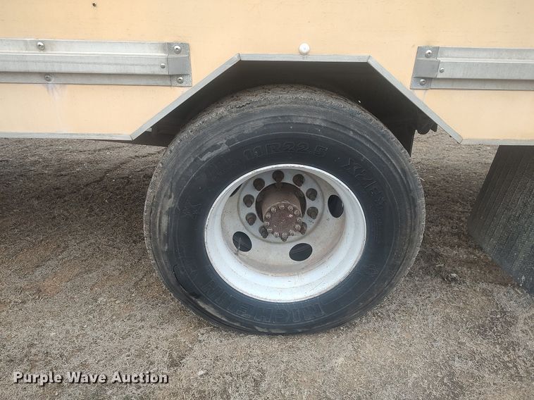 image for item LG9606 1999 GMC C6500  box truck