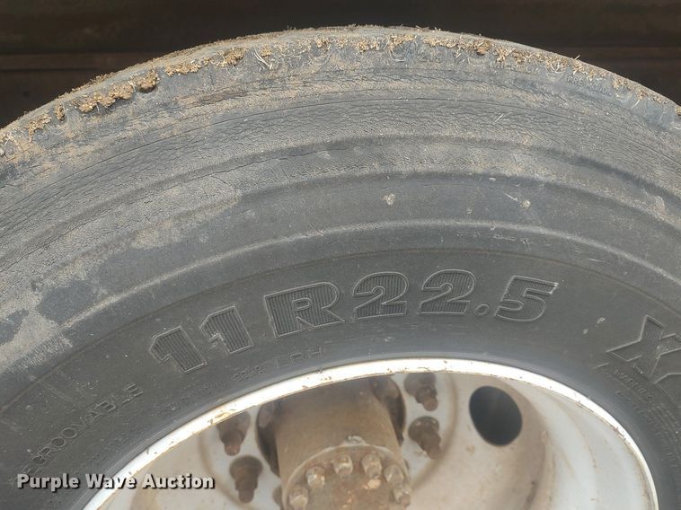 image for item LG9606 1999 GMC C6500  box truck