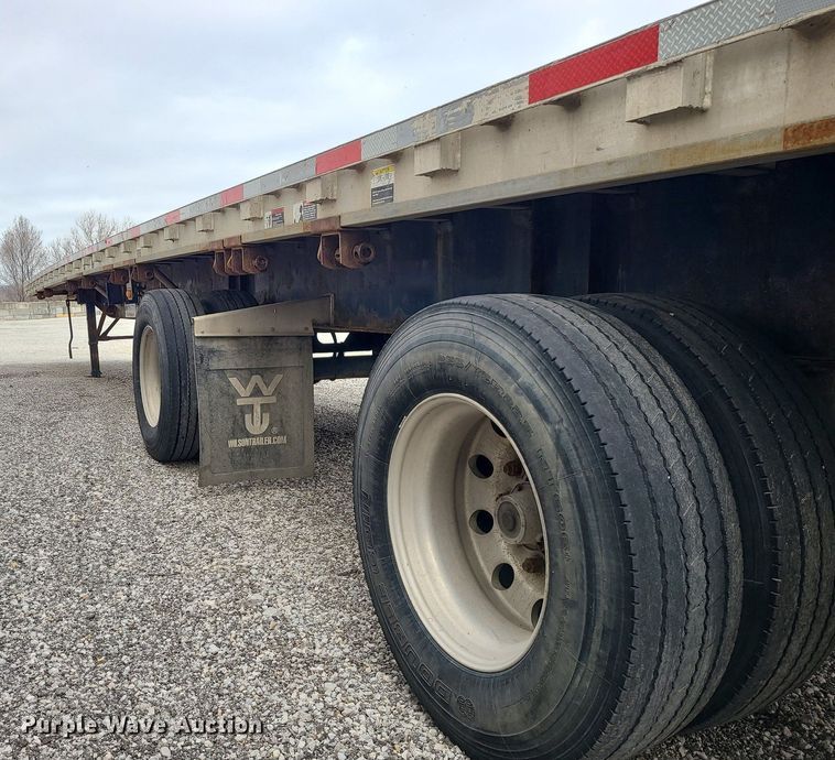 image for item LH9849 2009 Wilson CF900  flatbed trailer