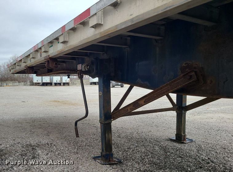image for item LH9849 2009 Wilson CF900  flatbed trailer