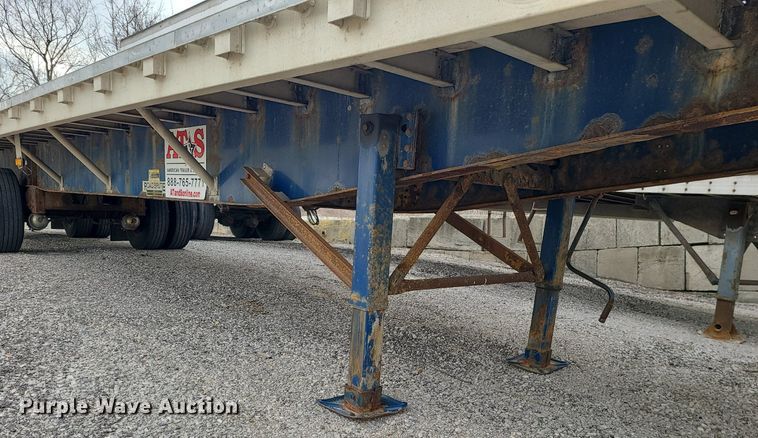 image for item LH9849 2009 Wilson CF900  flatbed trailer