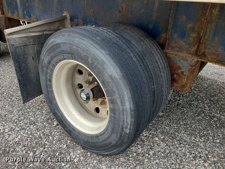 image for item LH9849 2009 Wilson CF900  flatbed trailer