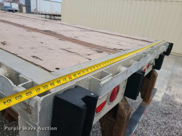 image for item LH9849 2009 Wilson CF900  flatbed trailer
