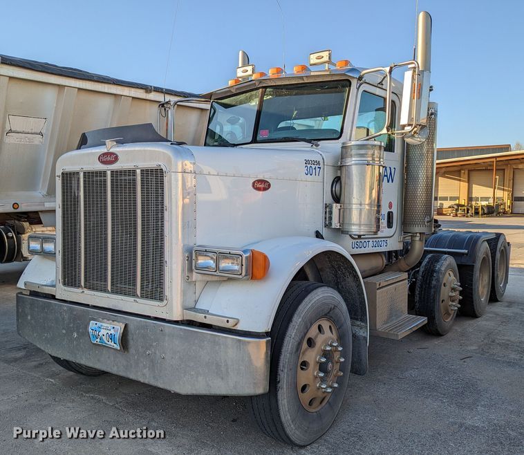 image for item LK9463 2007 Peterbilt 379  semi truck