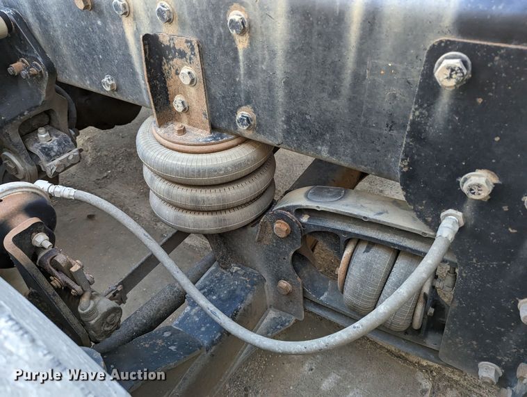 image for item LK9463 2007 Peterbilt 379  semi truck