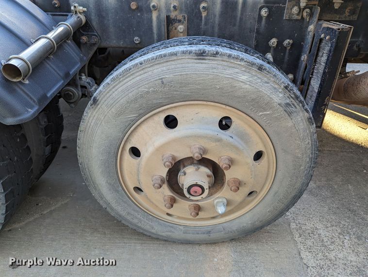 image for item LK9463 2007 Peterbilt 379  semi truck