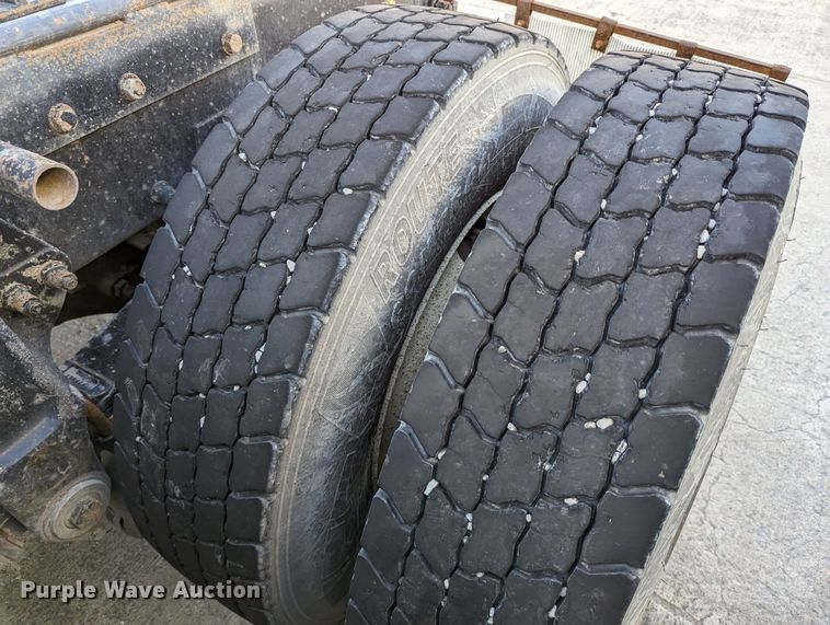 image for item LK9463 2007 Peterbilt 379  semi truck